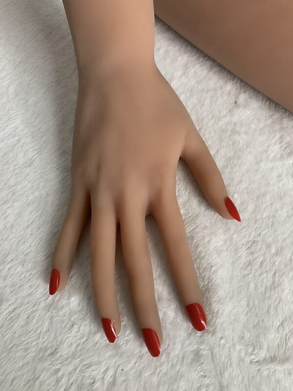 Madison FULL-SIZED  REALISTIC LOVE DOLLS & SEX DOLL, A voluptuous short-haired beach babe Height 5′ 2″ (158cm)