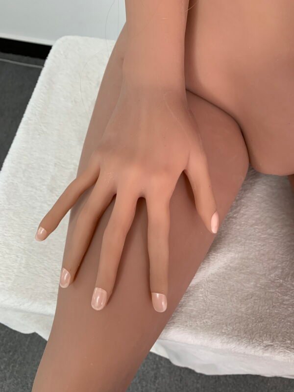 Raven FULL-SIZED REALISTIC SEX DOLL a wealthy socialite lady Height 5' 6" (168cm)